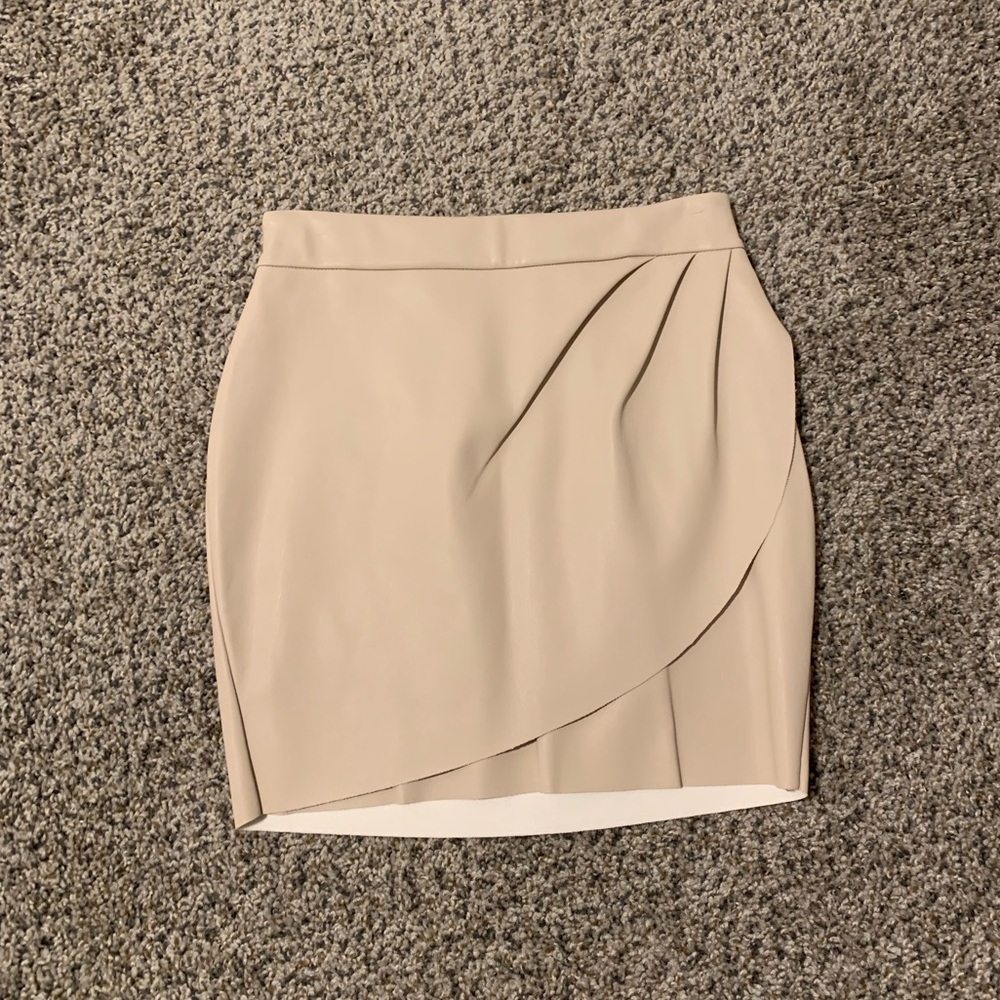 Faux leather express skirt